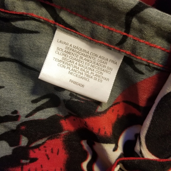 T shirt, red and black - Picture 5 of 6